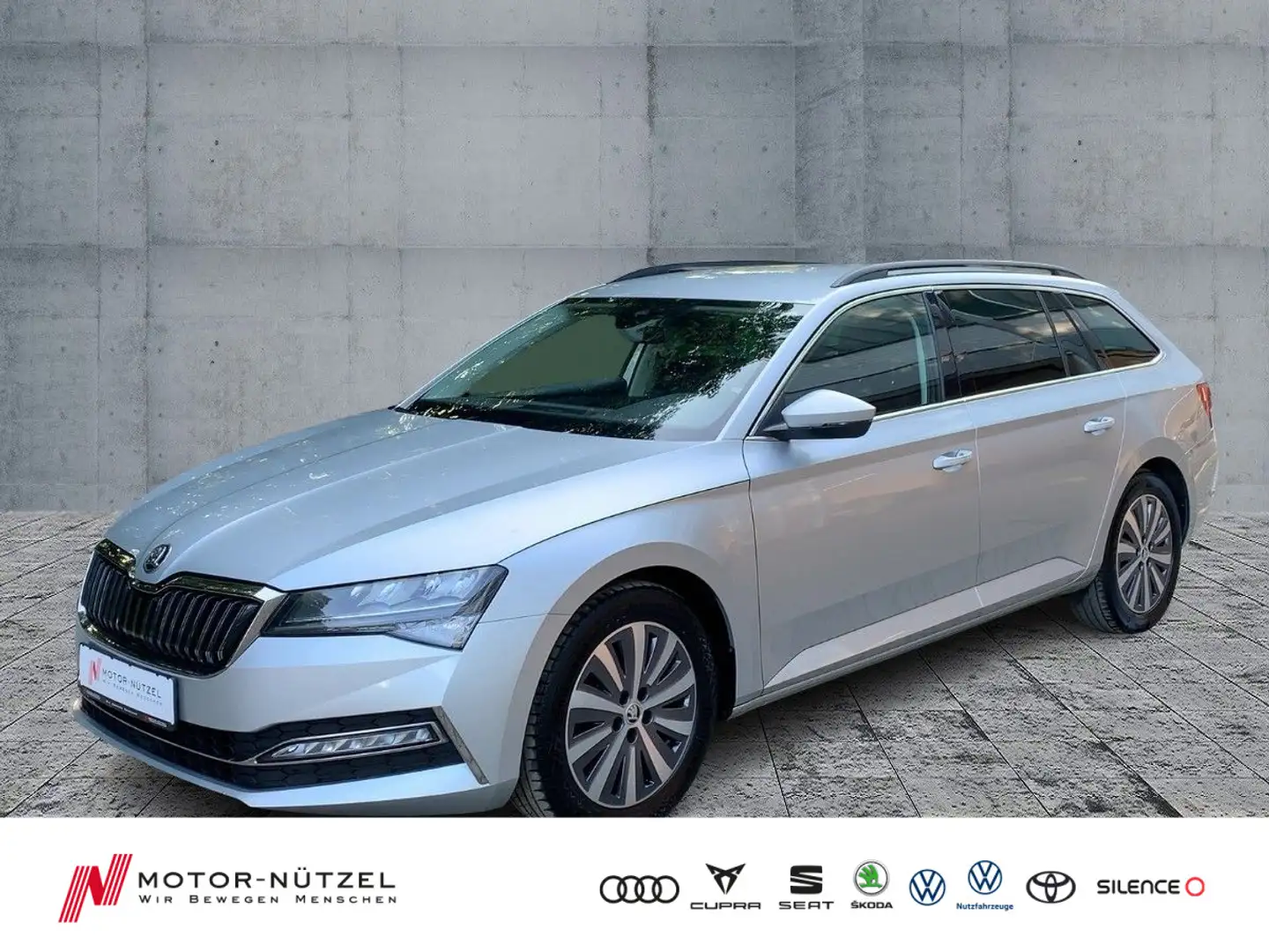 Skoda Superb Combi iV AMBITION LED+NAVI+AHK+STDHZG+VC Zilver - 1