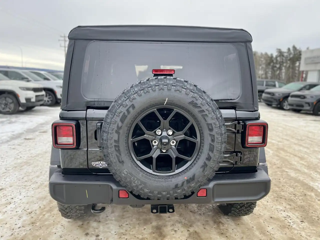 Jeep Wrangler снимка Jeep Wrangler