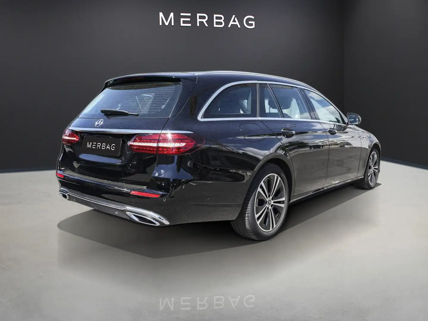 Mercedes-Benz E 220 d 4M T AVANTGARDE MBUX AKTIV-SITZE AHK LED Noir - 2