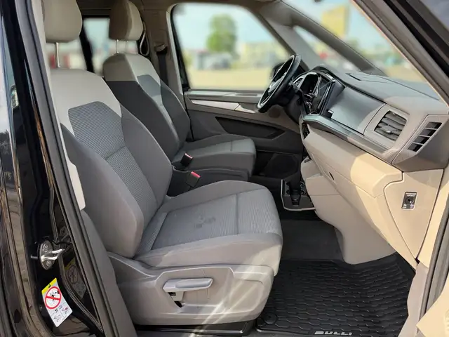 Volkswagen Multivan view 10