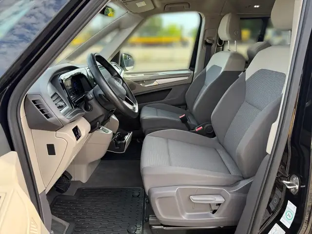 Volkswagen Multivan view 7