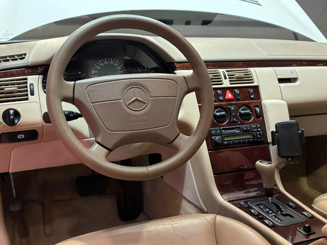 Mercedes-Benz E 320 T/ 3,2 V6 224PS/LORINSER/2.HAND/TOPZUSTAND, foto 4