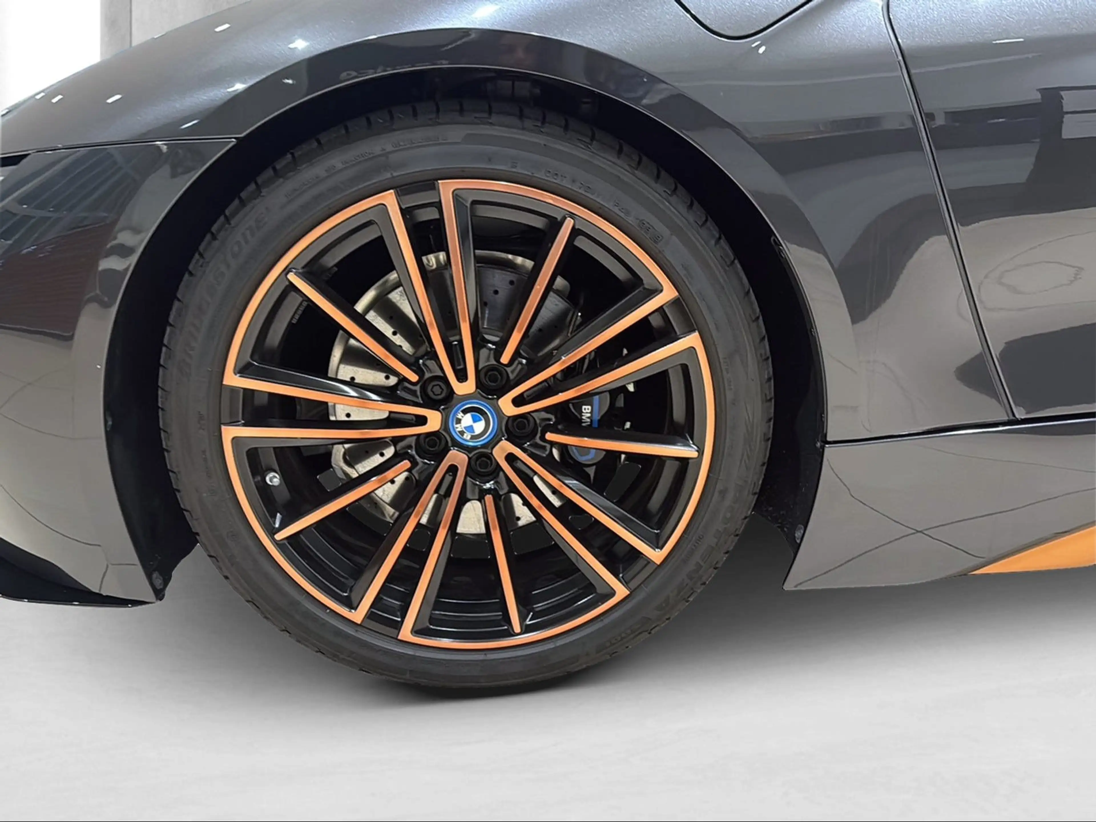 BMW i8 Roadster — photo 3
