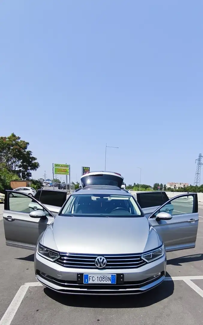Volkswagen Passat 2.0 TDI (BlueMotion Technology) DSG Comfortline Argento - 1