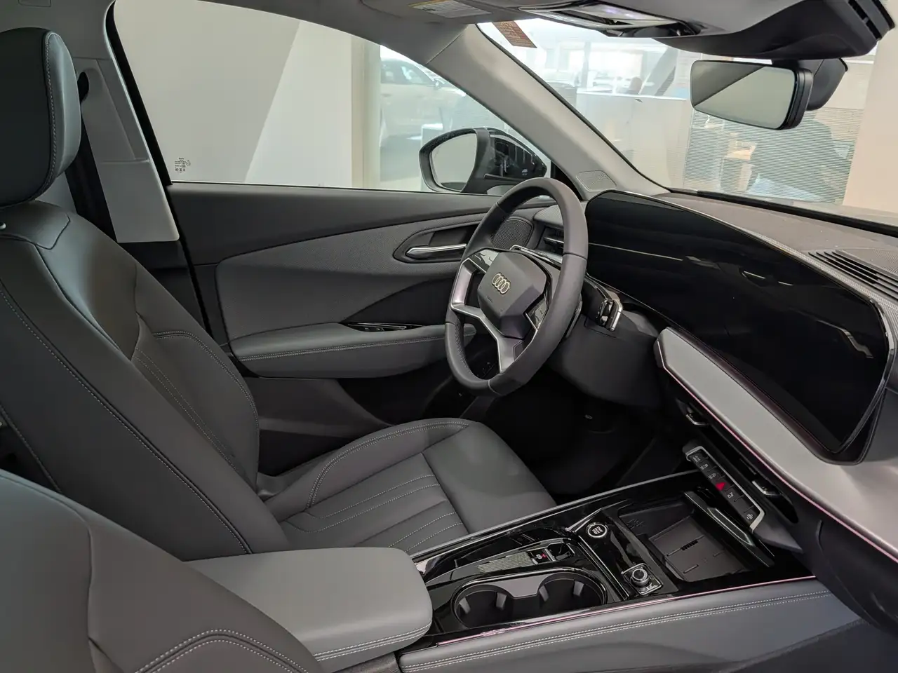 Audi Q3 photo Audi Q3