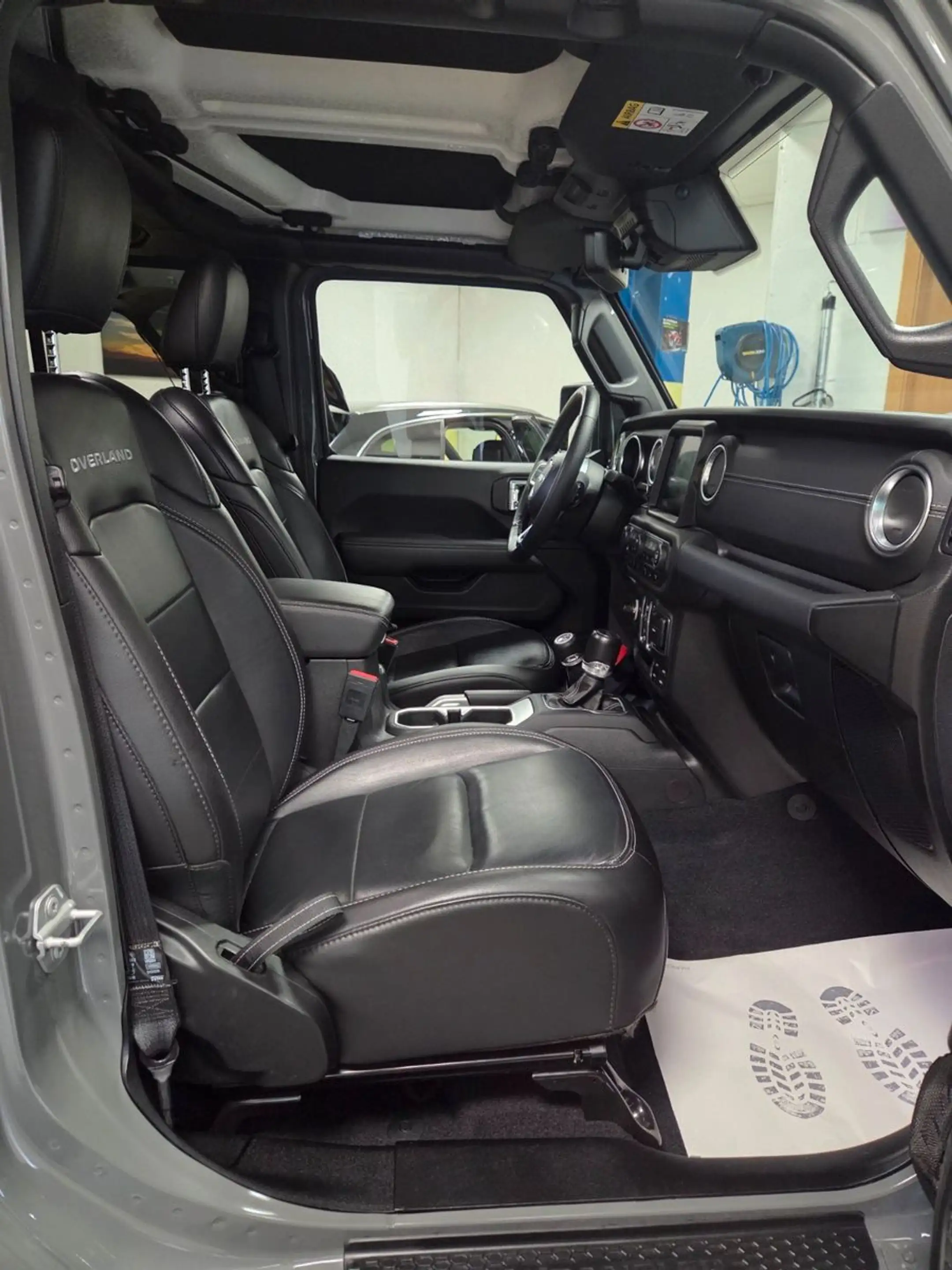 Jeep Wrangler 2.2 CRDi Unlimited Sahara Sonderlack — photo 9