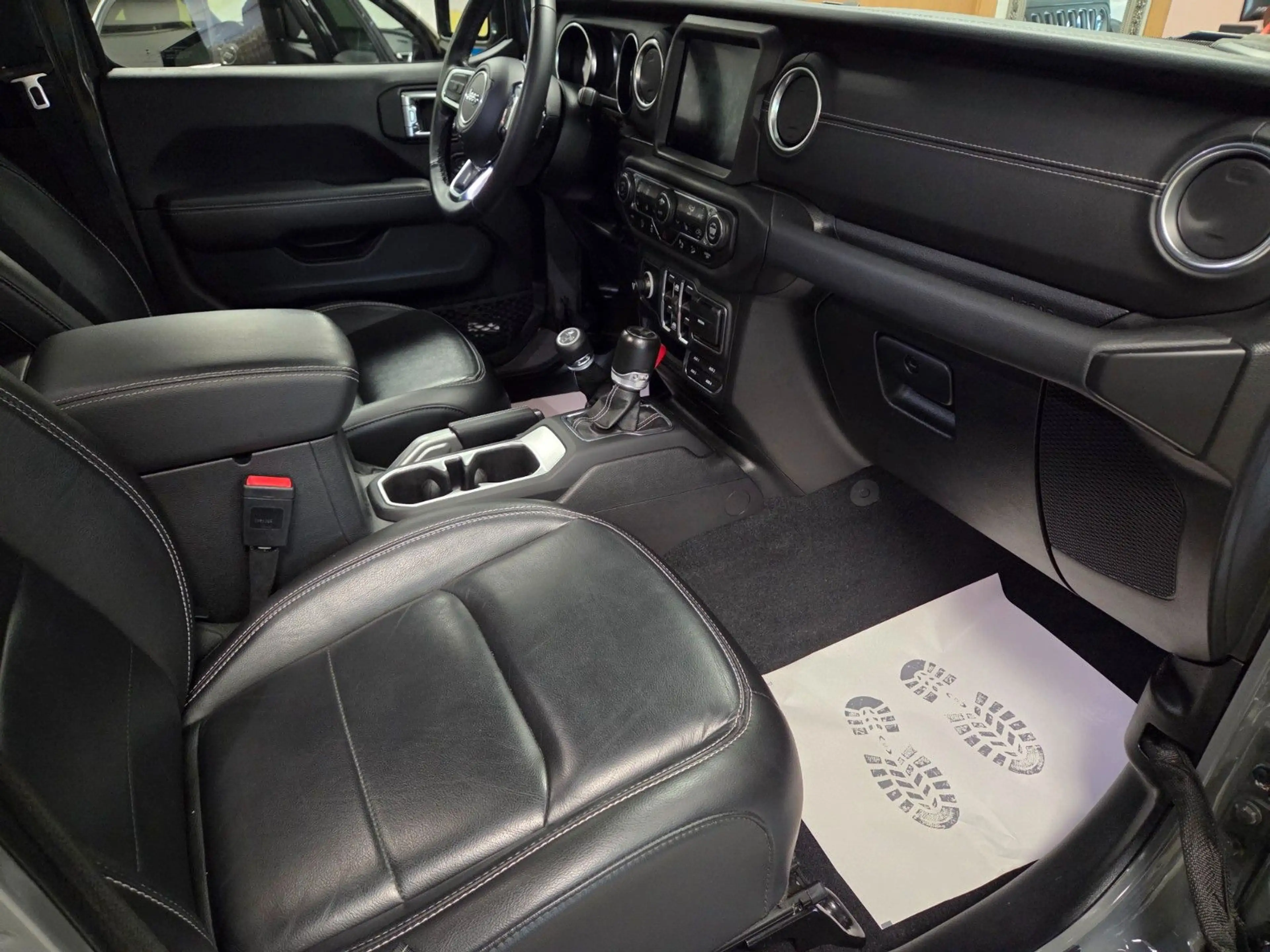 Jeep Wrangler 2.2 CRDi Unlimited Sahara Sonderlack — photo 8