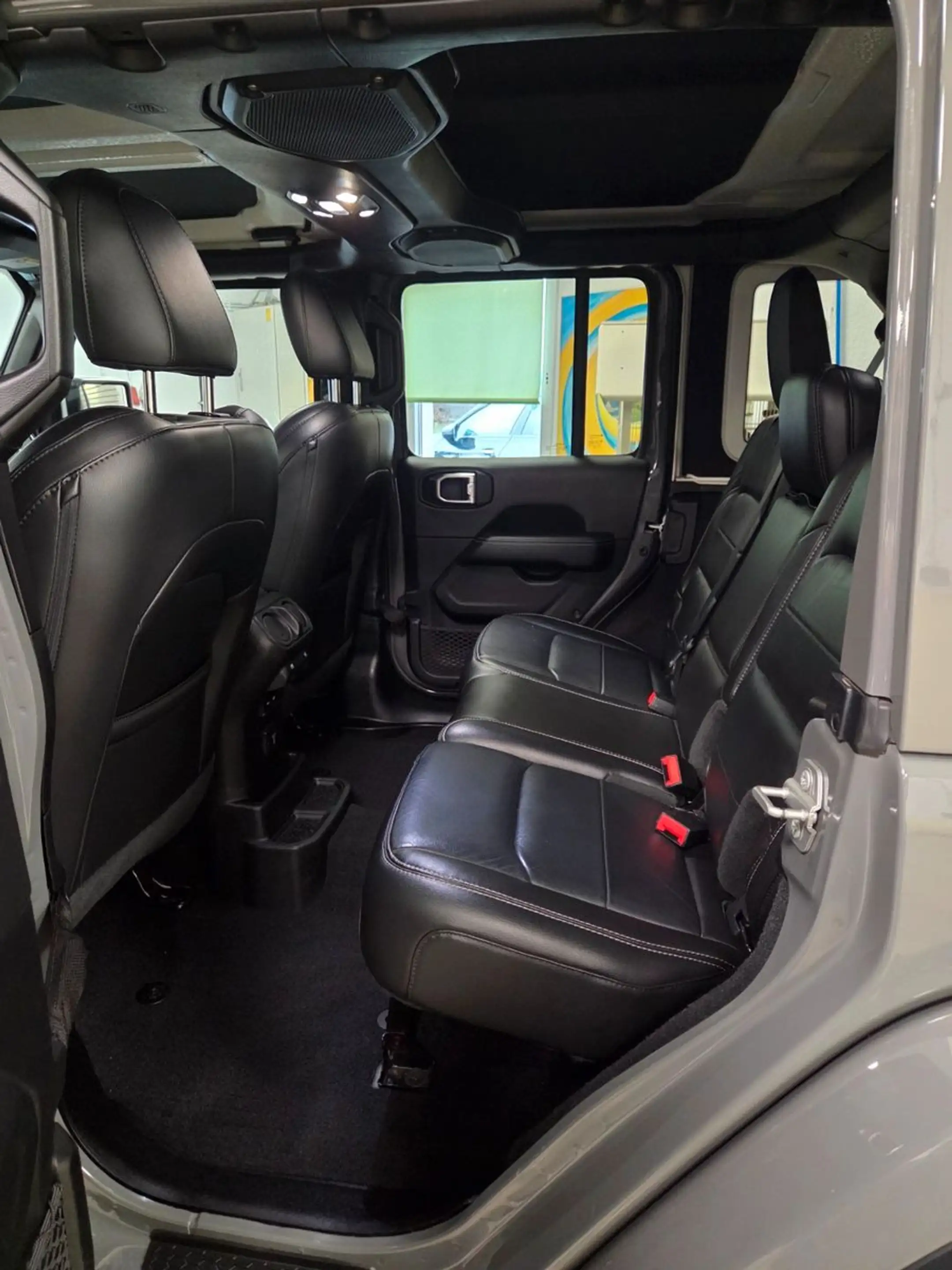 Jeep Wrangler 2.2 CRDi Unlimited Sahara Sonderlack — photo 10