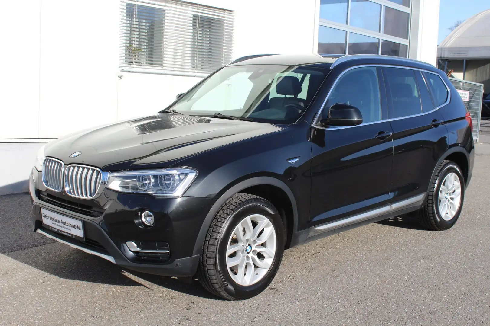 BMW X3 xDrive20d Schwarz - 1