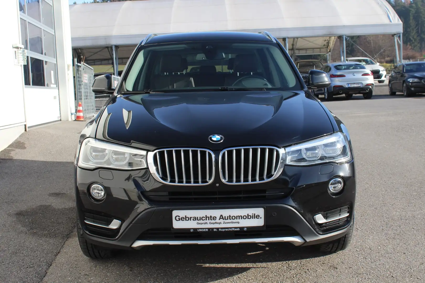 BMW X3 xDrive20d Schwarz - 2