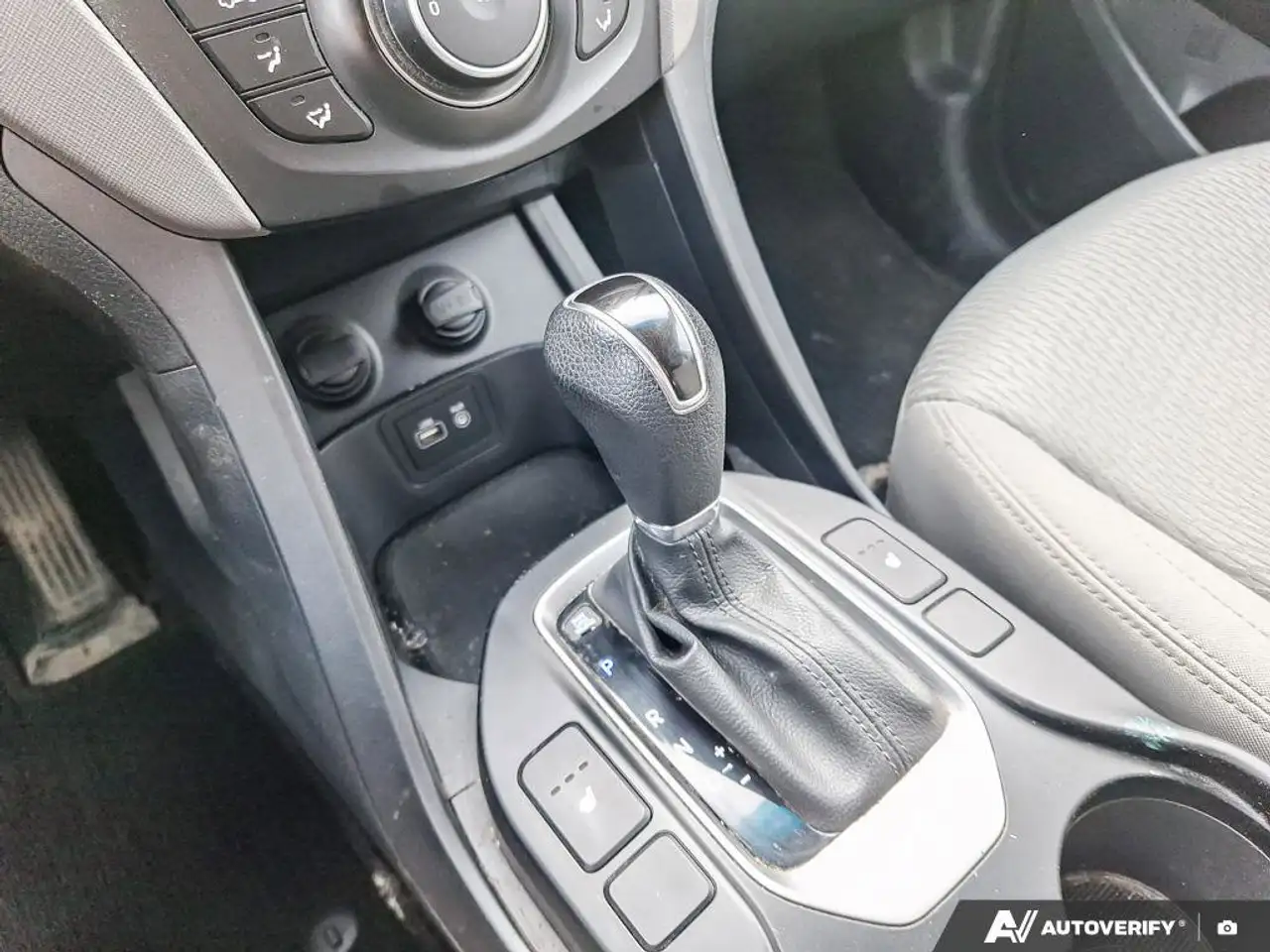 Hyundai SANTA FE снимка Hyundai SANTA FE