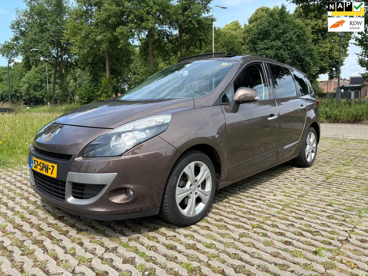 Renault Grand Scenic 1.4 TCe Dynamique 7p. / panoramadak / airco / crui Bruin - 1