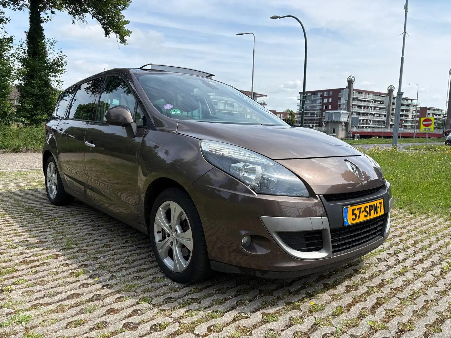 Renault Grand Scenic 1.4 TCe Dynamique 7p. / panoramadak / airco / crui Bruin - 2