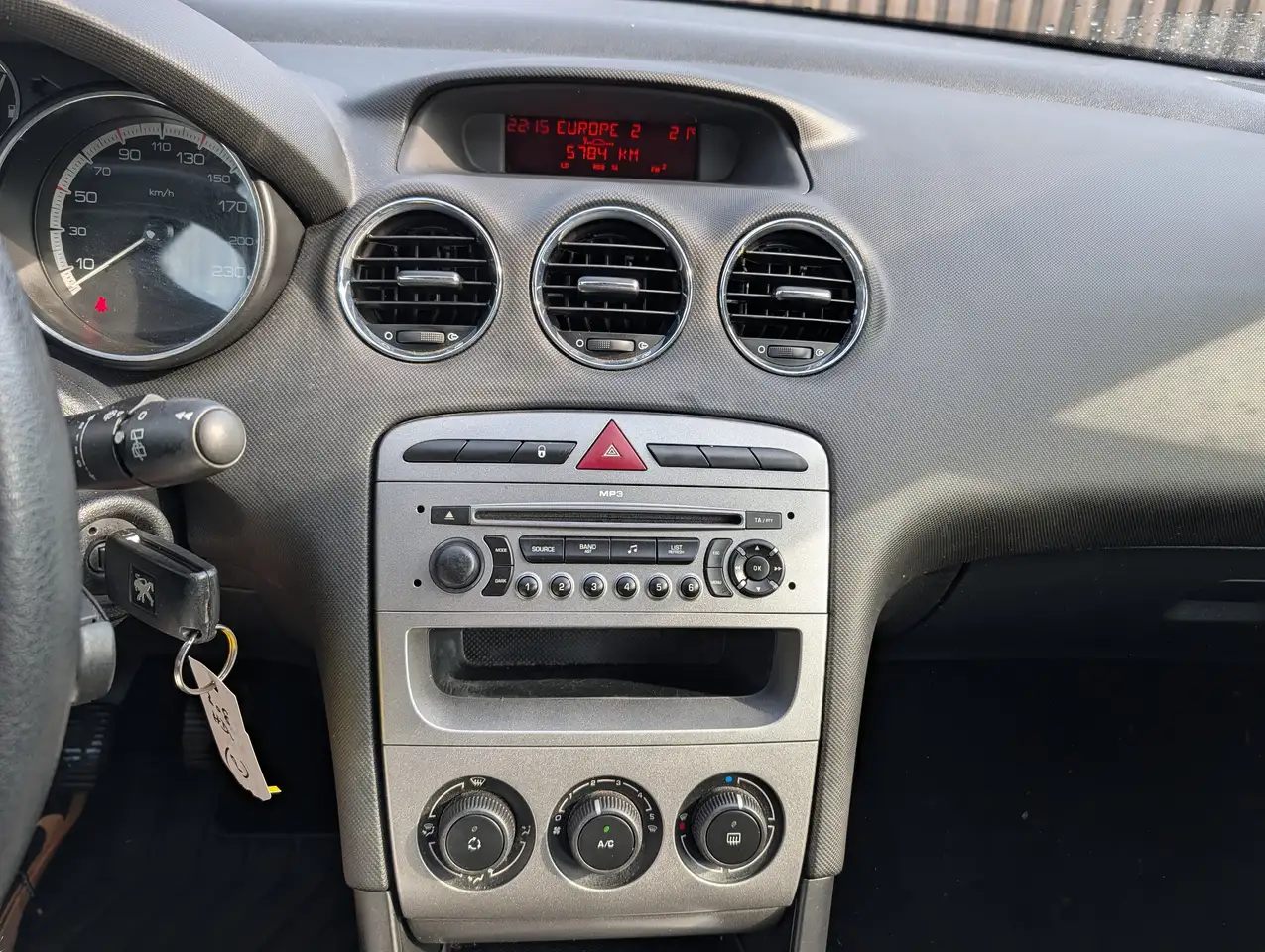 Peugeot 308 308 — photo 9