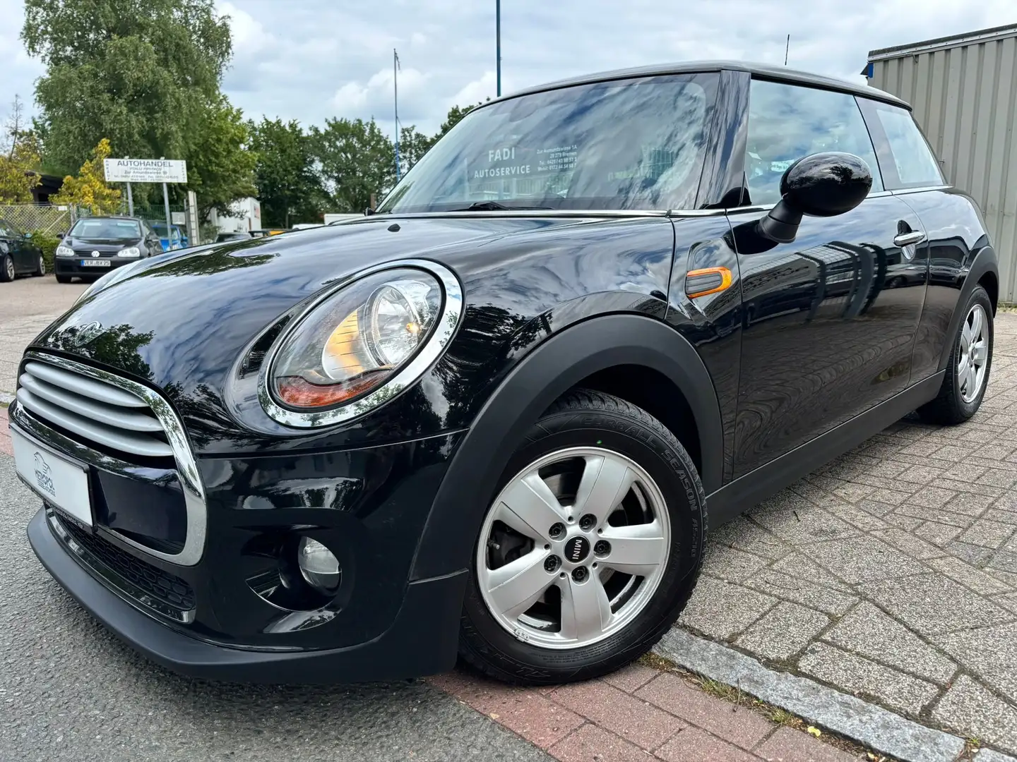MINI Cooper Cooper Schwarz - 1