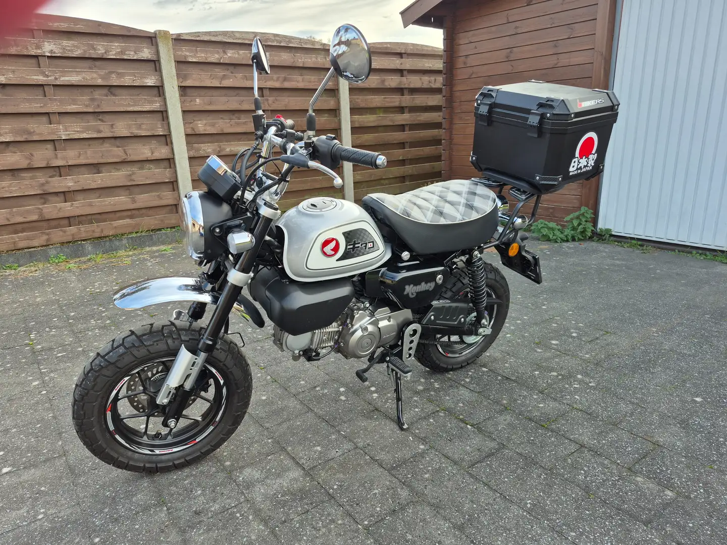 Honda Monkey 125 met kit Kitaco 145cc + alle opties Bílá - 2