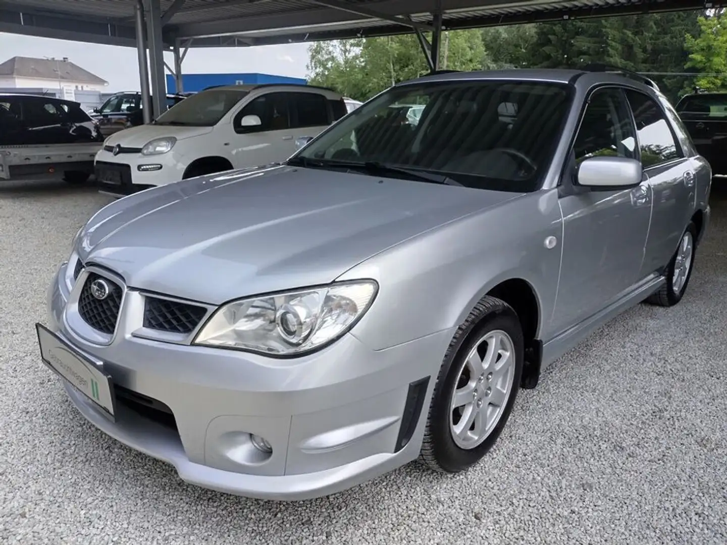 Subaru Impreza 1.5 R 4x4 ! Serviceheft! Silver - 1