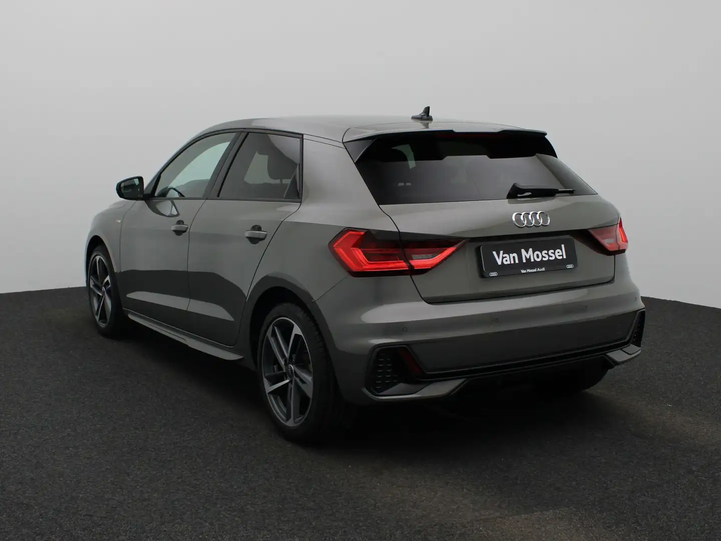 Audi A1 Sportback 30 TFSI S edition Grijs - 2