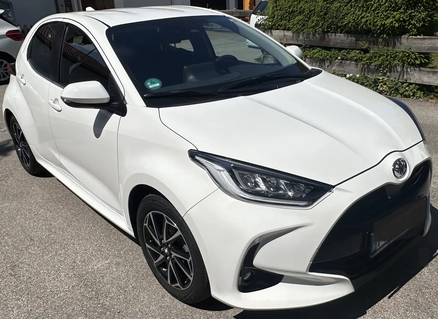 Toyota Yaris Toyota Yaris 1.5 VVT-iE Club - AHK, Rückkamera Weiß - 1