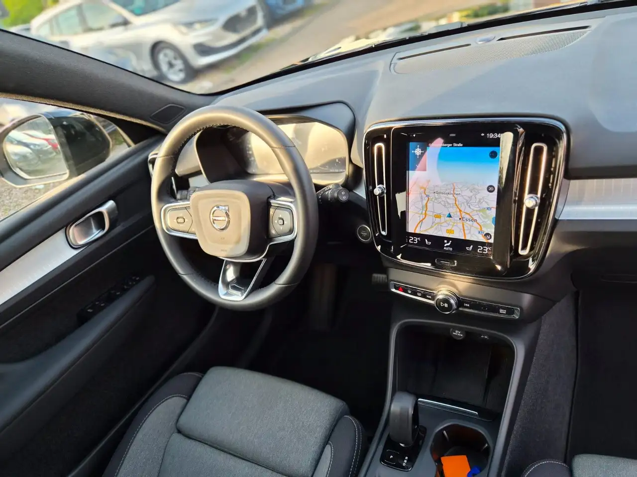Volvo XC40 Core 2WD/Navi/Kamera/LEDs/Garantie/1.Hand, миниатюра 14