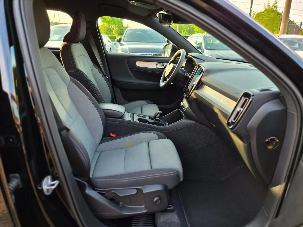 Volvo XC40 Core 2WD/Navi/Kamera/LEDs/Garantie/1.Hand, миниатюра 13