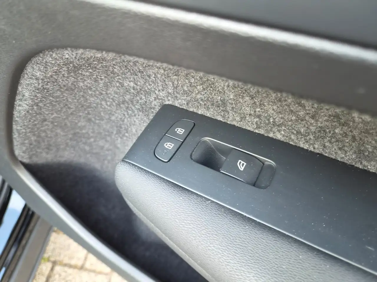 Volvo XC40 Core 2WD/Navi/Kamera/LEDs/Garantie/1.Hand, миниатюра 22
