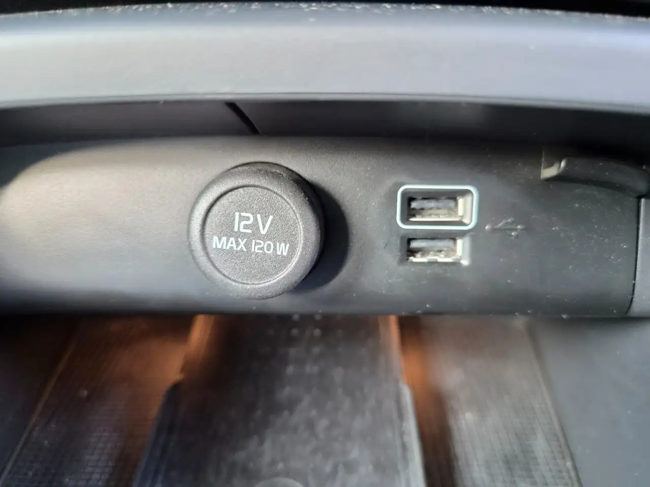 Volvo XC40 Core 2WD/Navi/Kamera/LEDs/Garantie/1.Hand, миниатюра 16