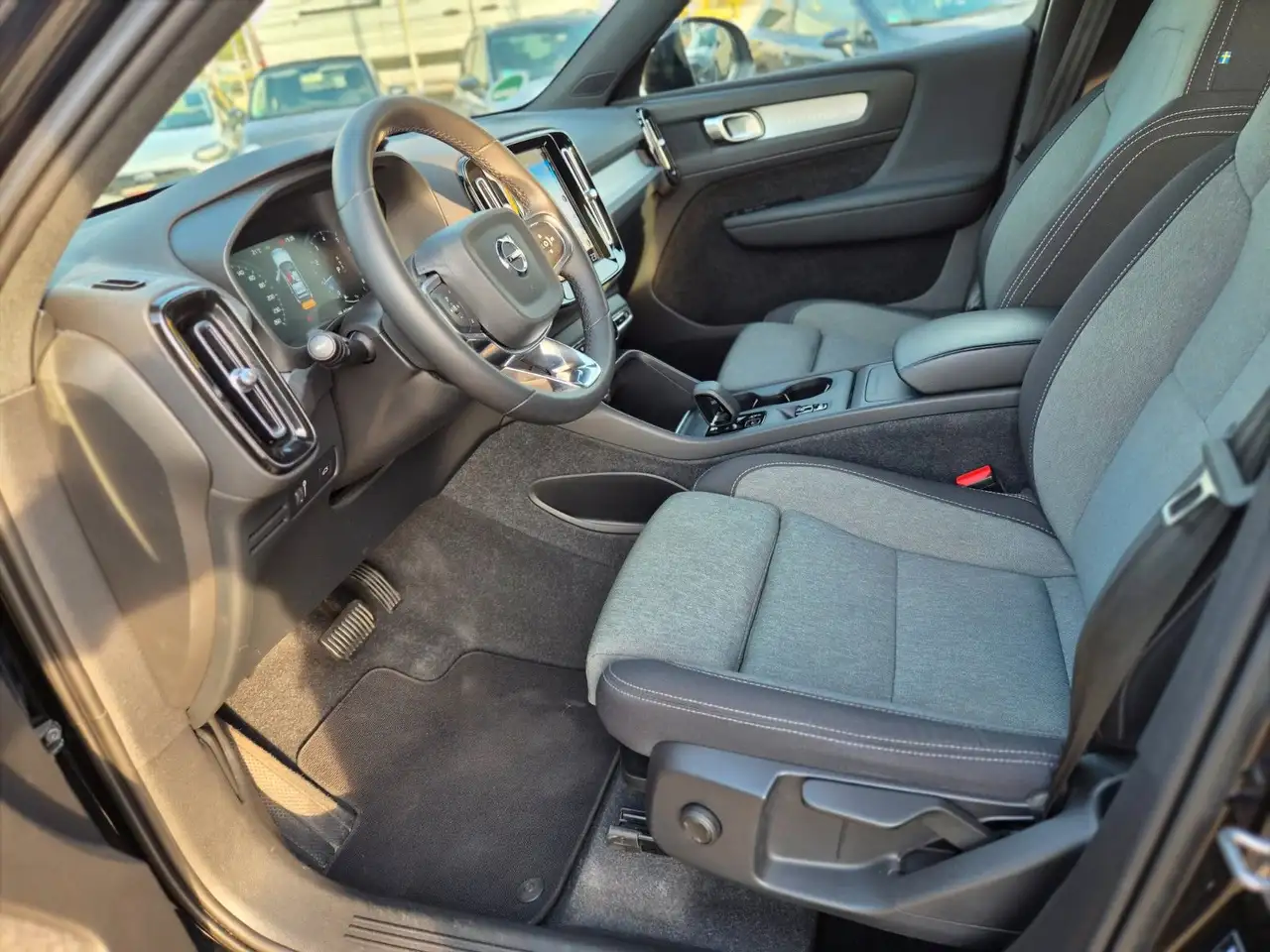 Volvo XC40 Core 2WD/Navi/Kamera/LEDs/Garantie/1.Hand, миниатюра 25