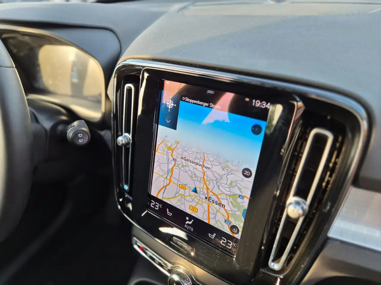 Volvo XC40 Core 2WD/Navi/Kamera/LEDs/Garantie/1.Hand, миниатюра 17