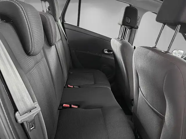 Renault Clio view 11