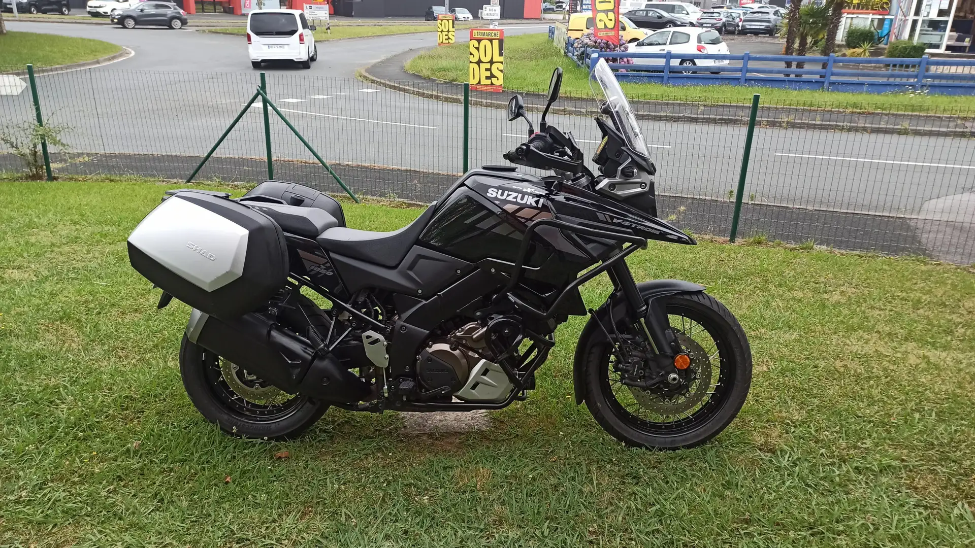 Suzuki V-Strom 1050 Чорний - 2