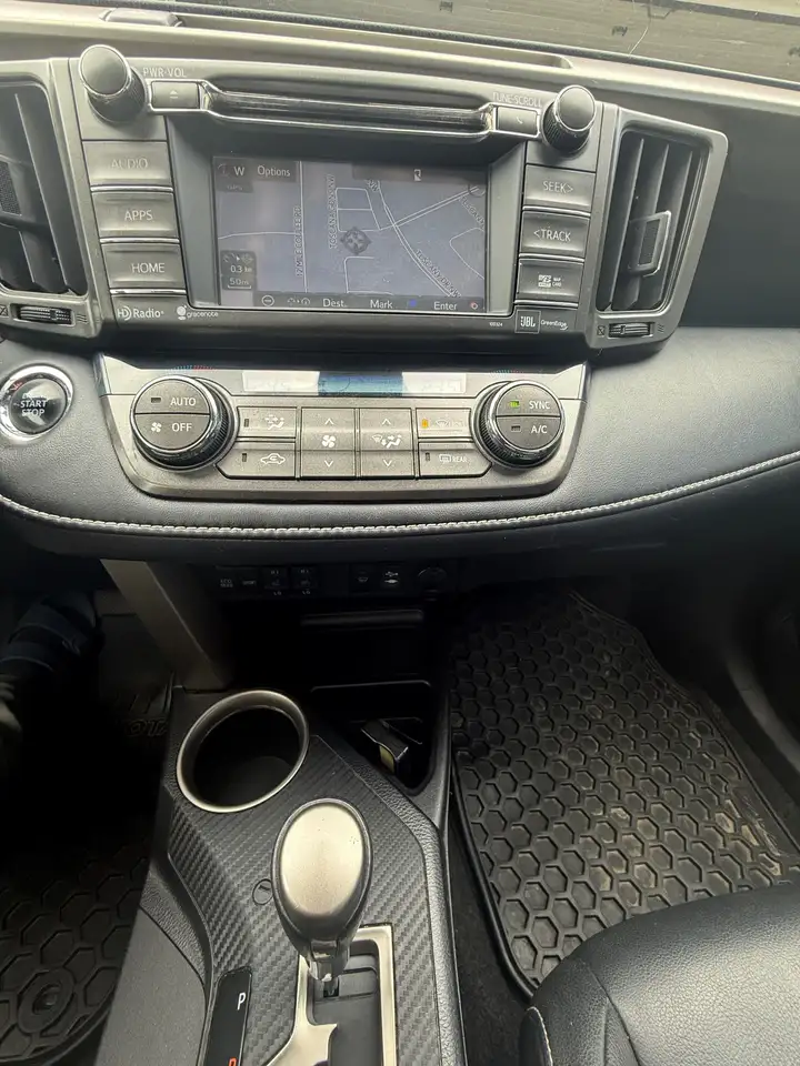 Toyota RAV 4 photo Toyota RAV 4