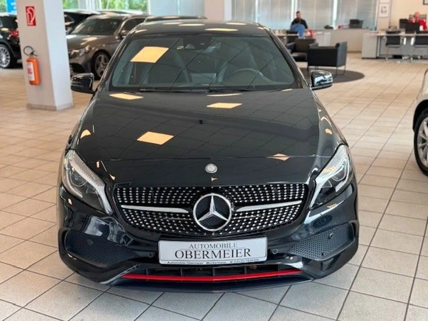 Mercedes-Benz A 250 AMG/Night 7G-DCT SHZ PTS LED IHC Navi Schwarz - 2