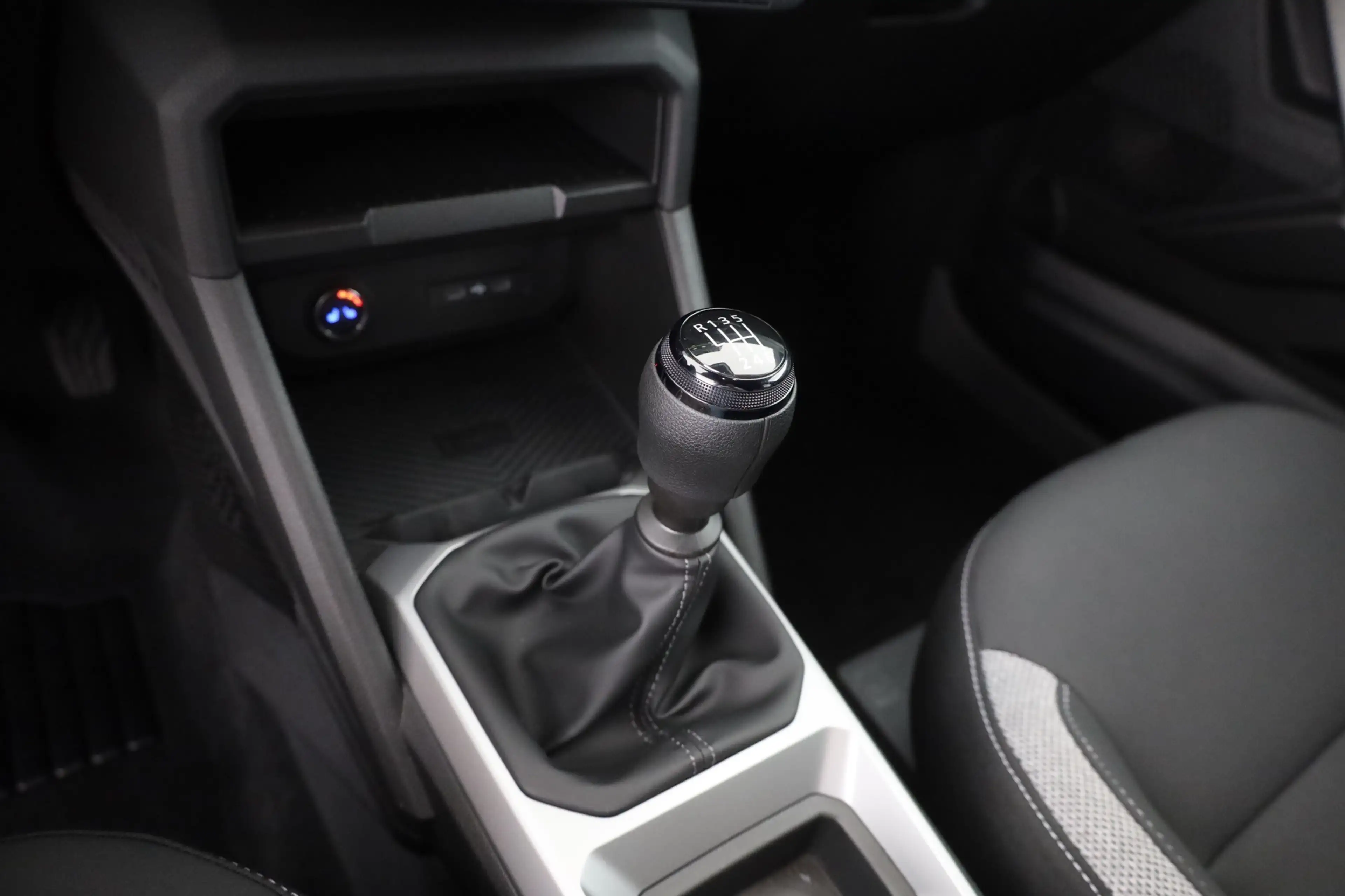 Dacia Bigster Journey HEV 155 Aut. LED ACC Navi 360° — photo 15