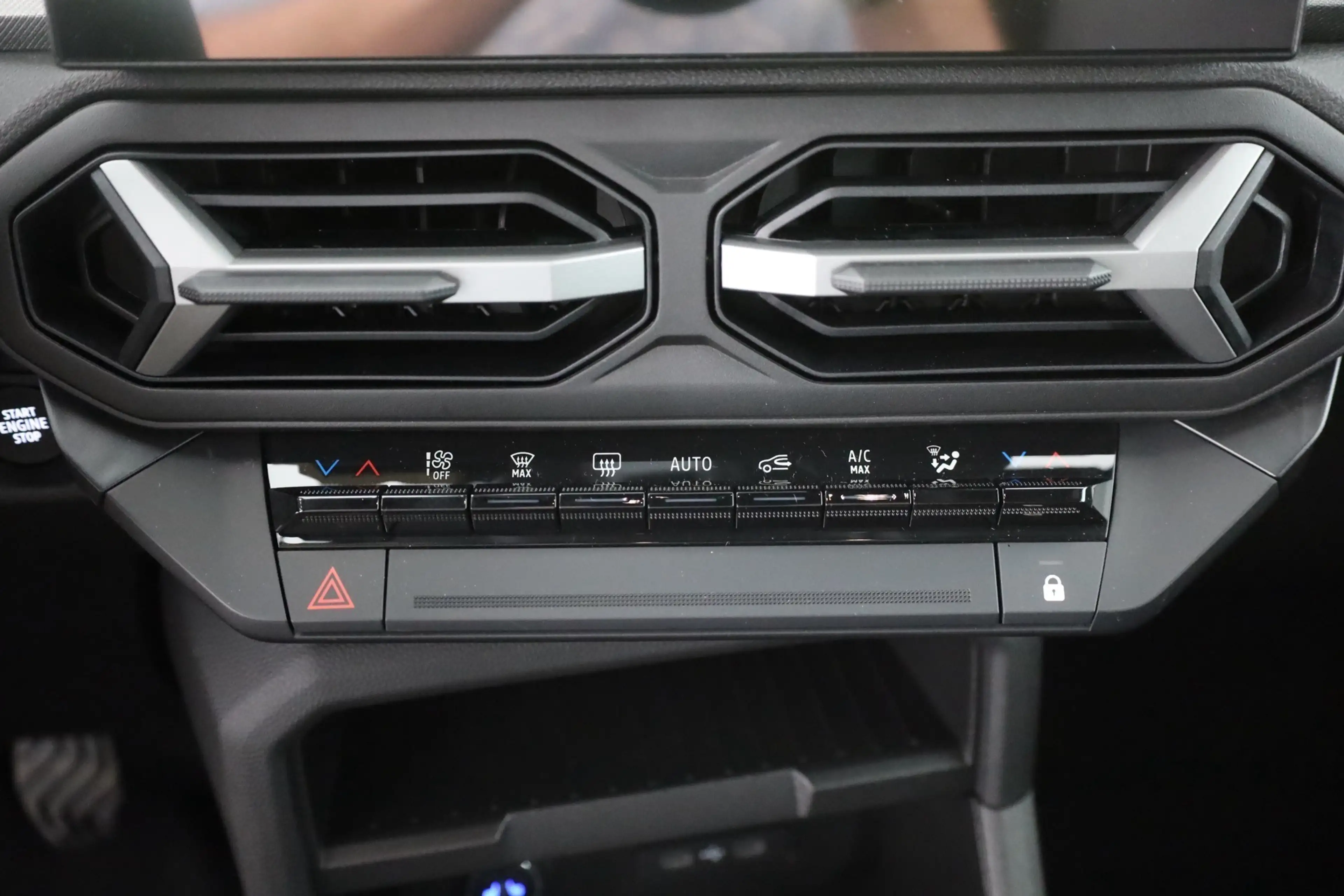 Dacia Bigster Journey HEV 155 Aut. LED ACC Navi 360° — photo 13