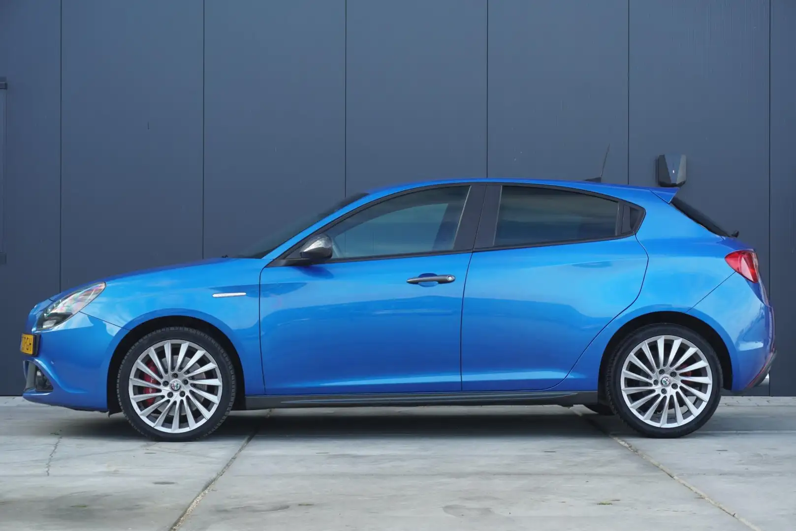 Alfa Romeo Giulietta Super 1.4 Turbo MultiAir Carbon 2018 150PK Airco C Blauw - 2