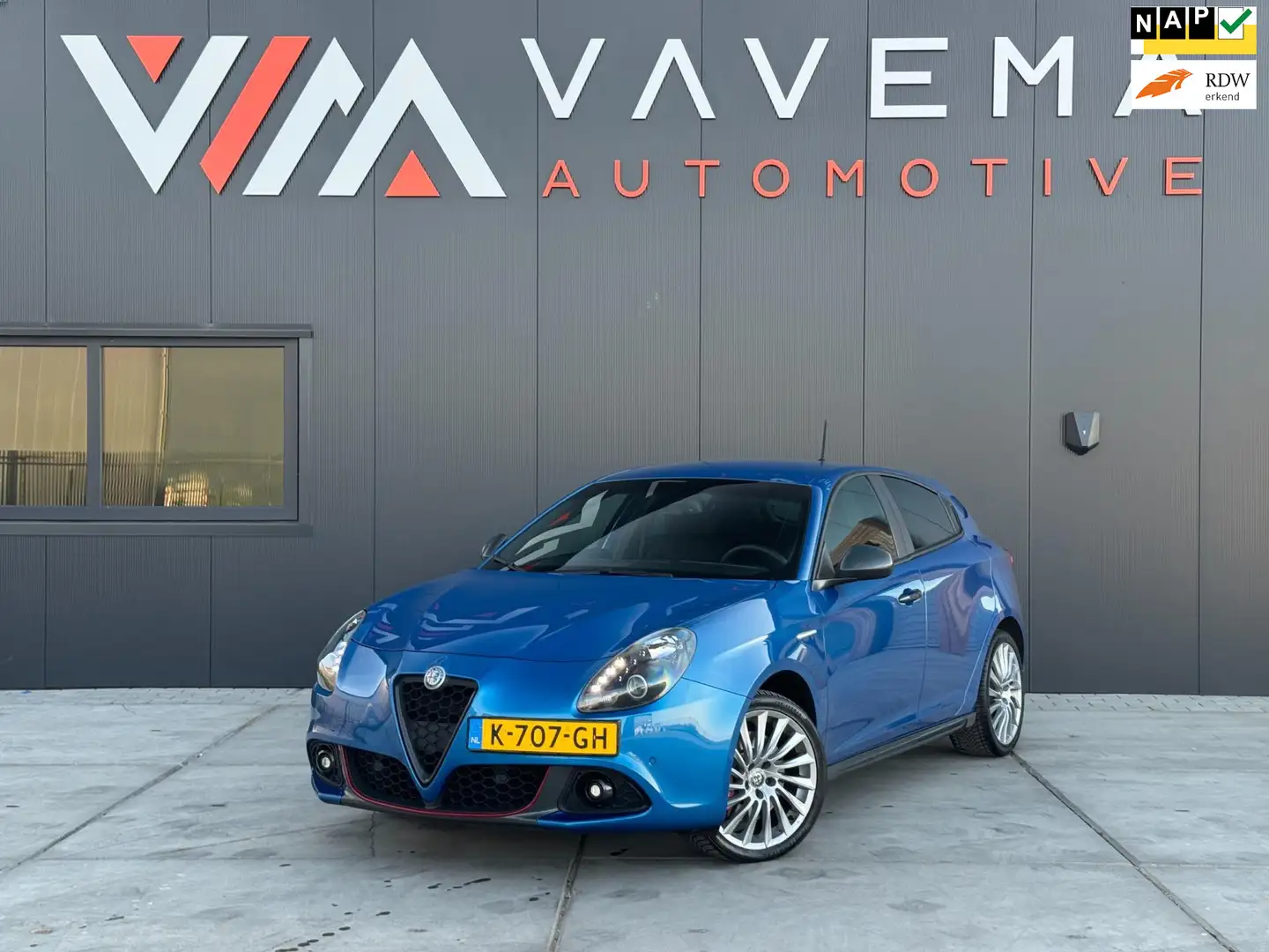 Alfa Romeo Giulietta Super 1.4 Turbo MultiAir Carbon 2018 150PK Airco C Bleu - 1
