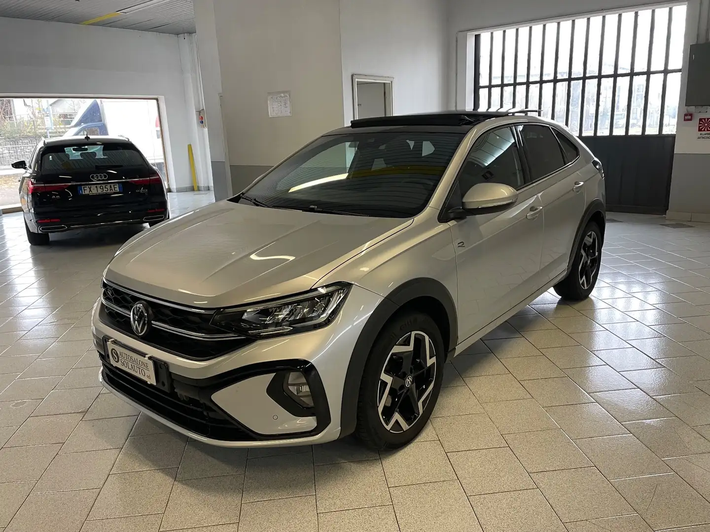 Volkswagen Taigo Taigo 1.0 TSI 115 CV R-Line Argento - 1