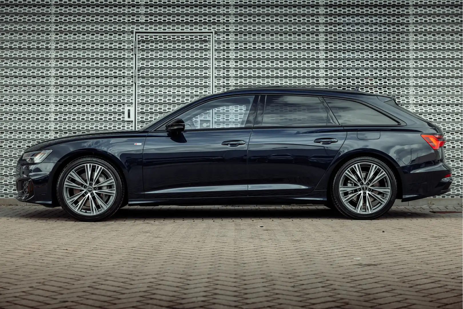 Audi A6 Avant 50 TFSI e 299pk quattro S tronic S edition C Bleu - 2