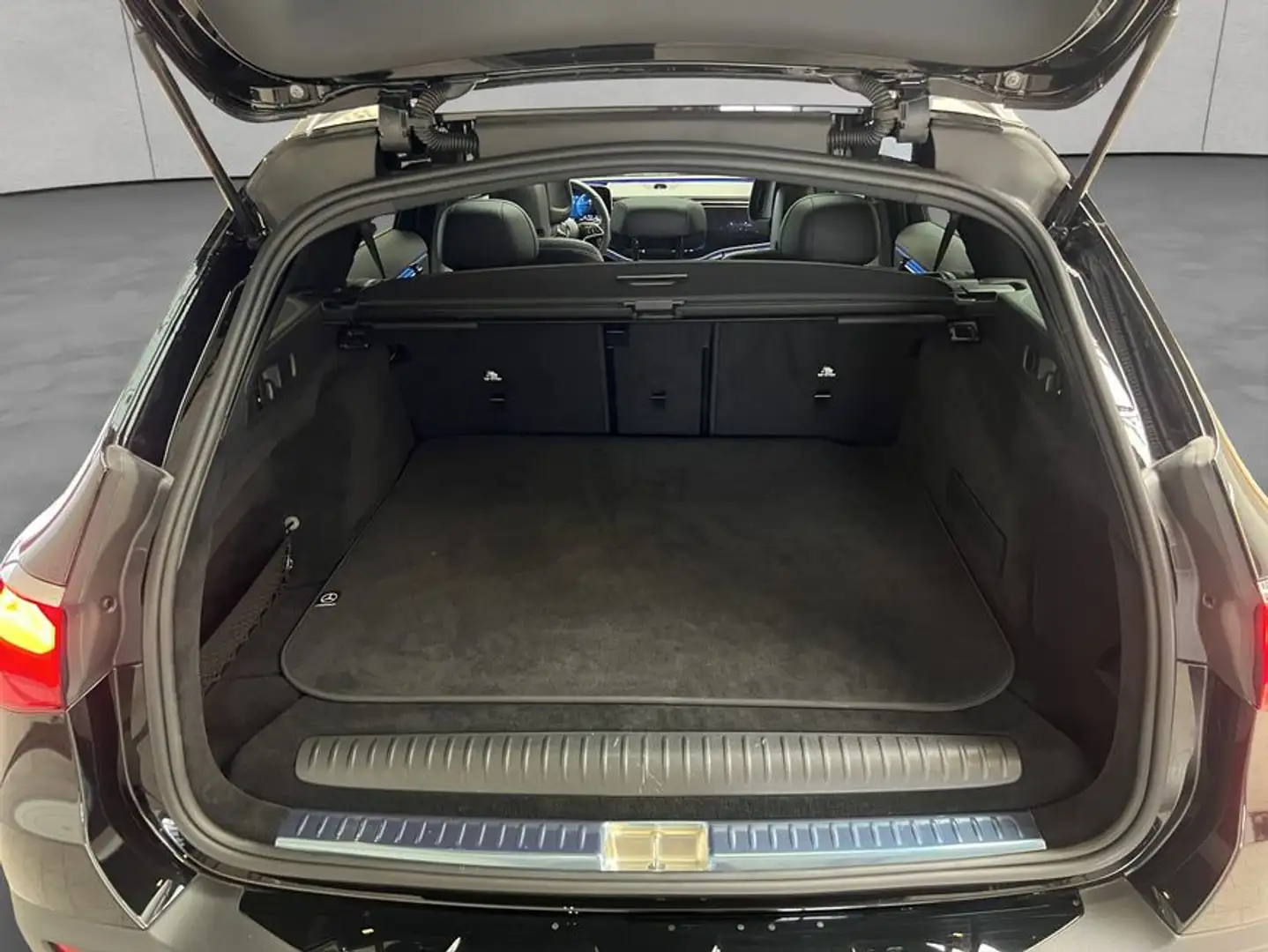 Mercedes-Benz E 300 E-Klasse Schwarz - 2