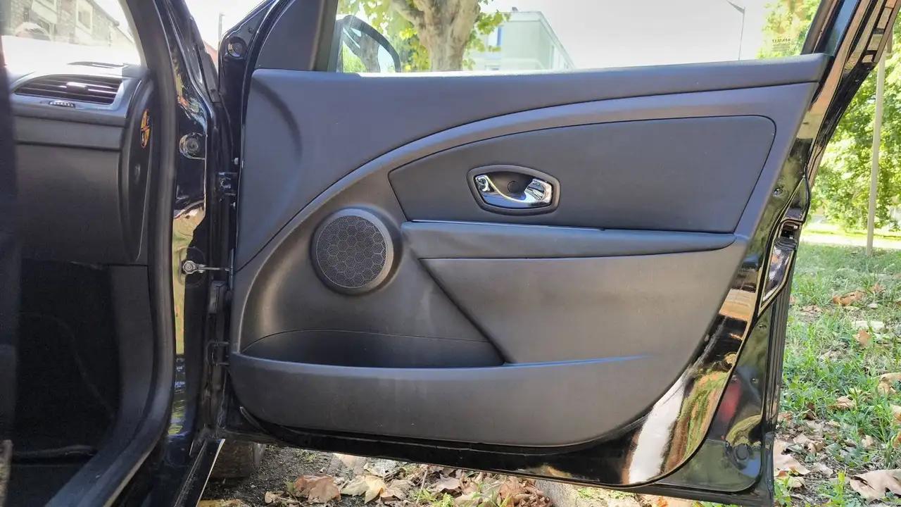 Renault Megane Berline — photo 22