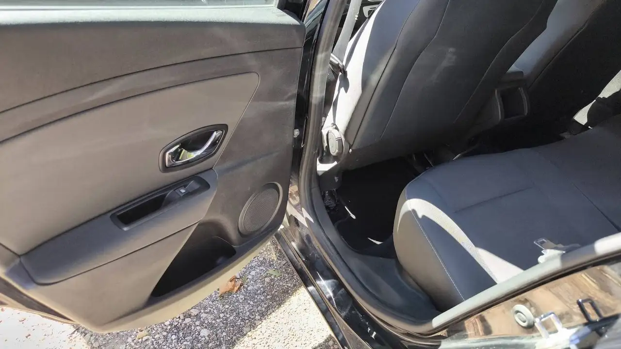 Renault Megane Berline — photo 25