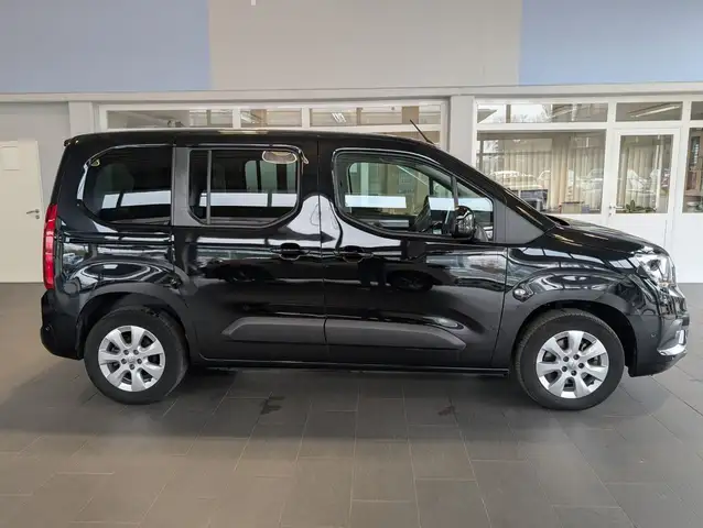 Opel Combo Life view 2