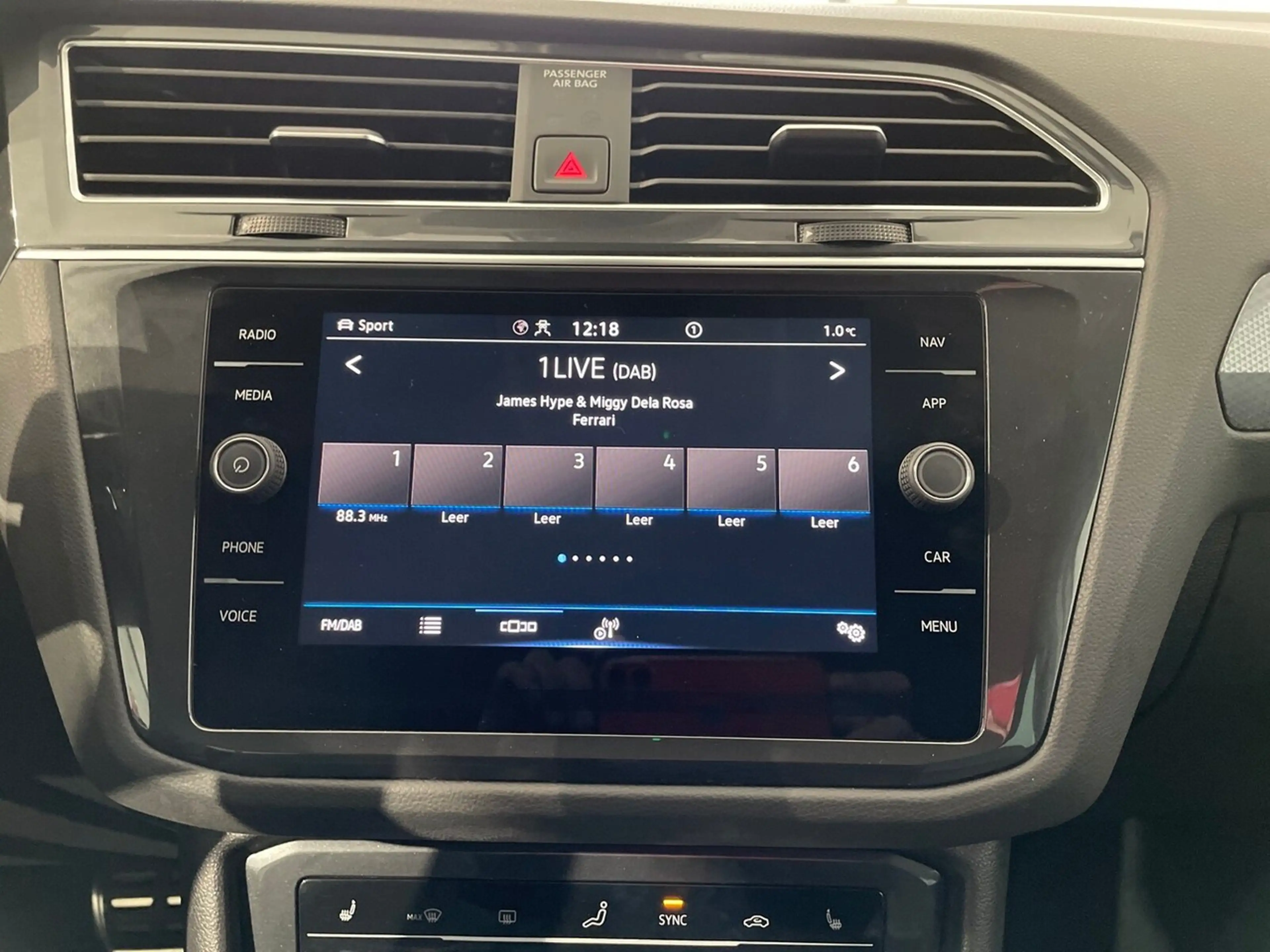 Volkswagen Tiguan 2.0 TDI DSG Active AHK Navi ACC LED RFK 18-Zoll — photo 10