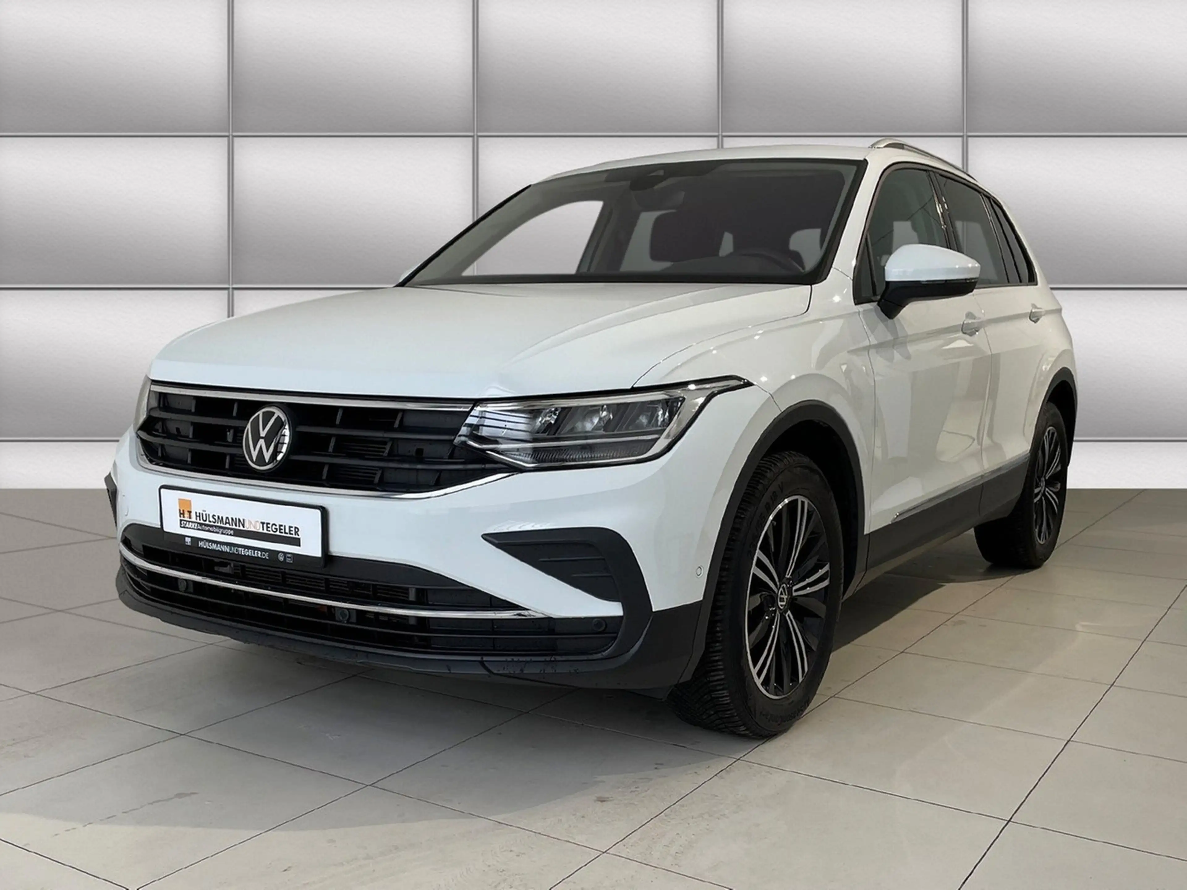 Volkswagen Tiguan 2.0 TDI DSG Active AHK Navi ACC LED RFK 18-Zoll — photo 2