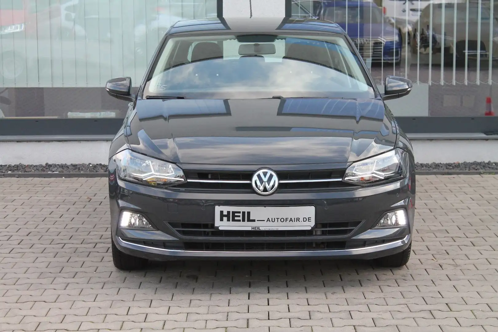 Volkswagen Polo VI Highline*ACC*PDC*APP* Gris - 2