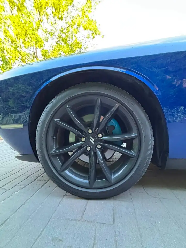 Dodge Challenger 2023 — фото 14