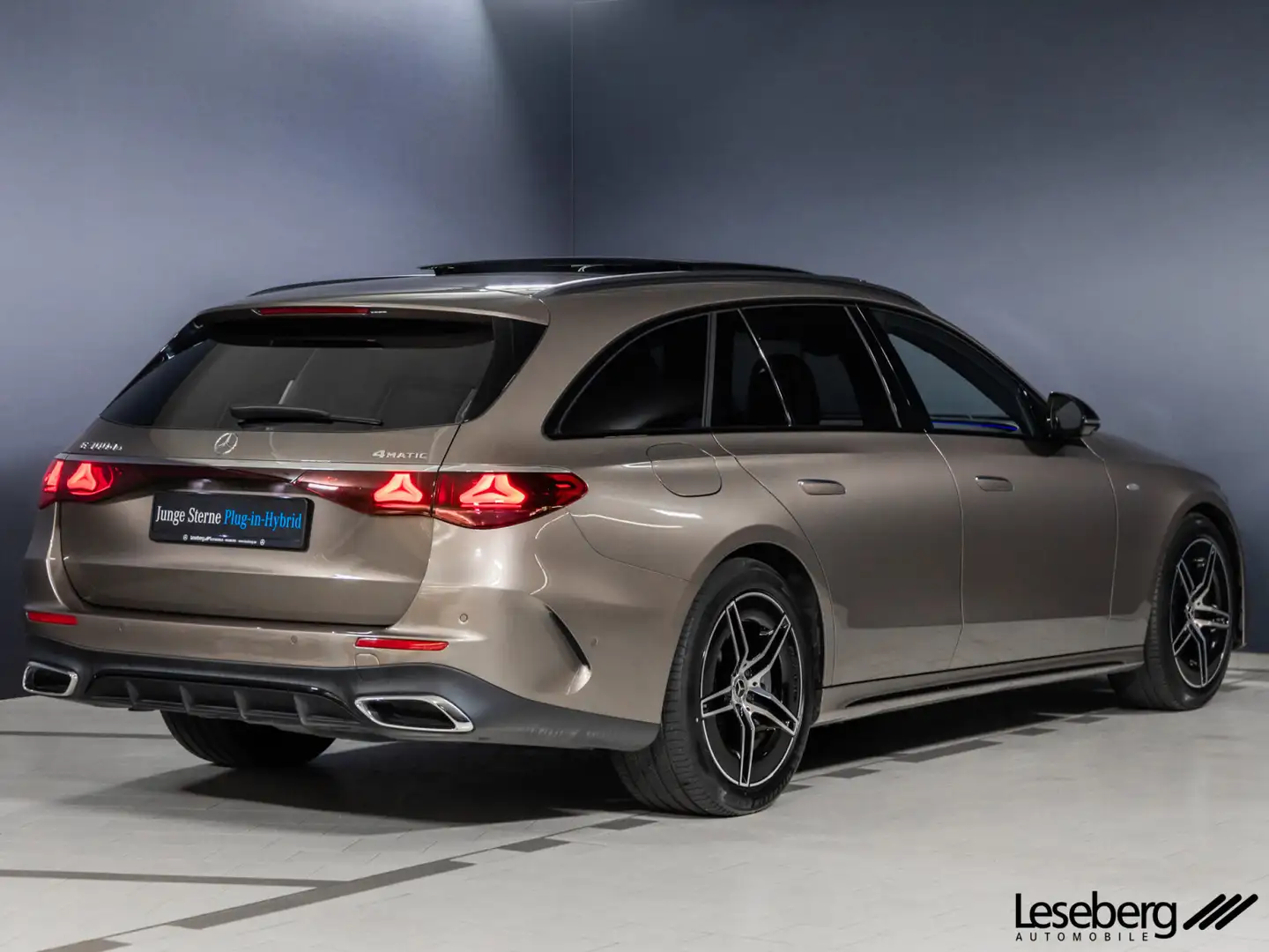 Mercedes-Benz E 300 E 300 T de 4M AMG Night/Pano/LED/AHK/360°/Distro Braun - 2