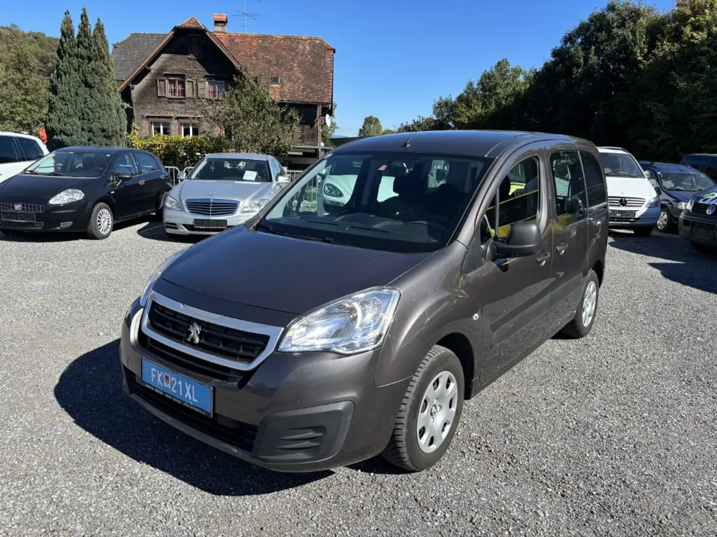 Peugeot Partner Tepee 1.6 BlueHDi Klima Tempomat Grau - 2