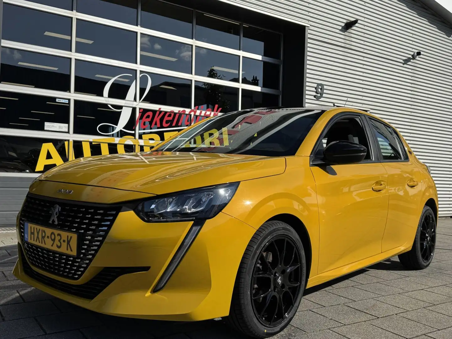 Peugeot 208 1.2 PureTech Big Cheese Edition - 51.000 KM - Navi Jaune - 1